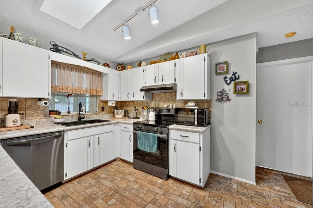 2956 BRISTOL LANE South Daytona, FL 32119