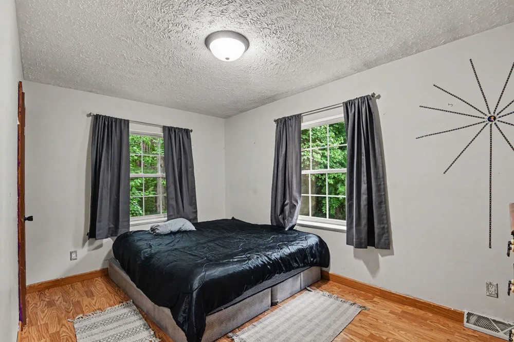 6113 102nd Avenue South Haven, MI 49090