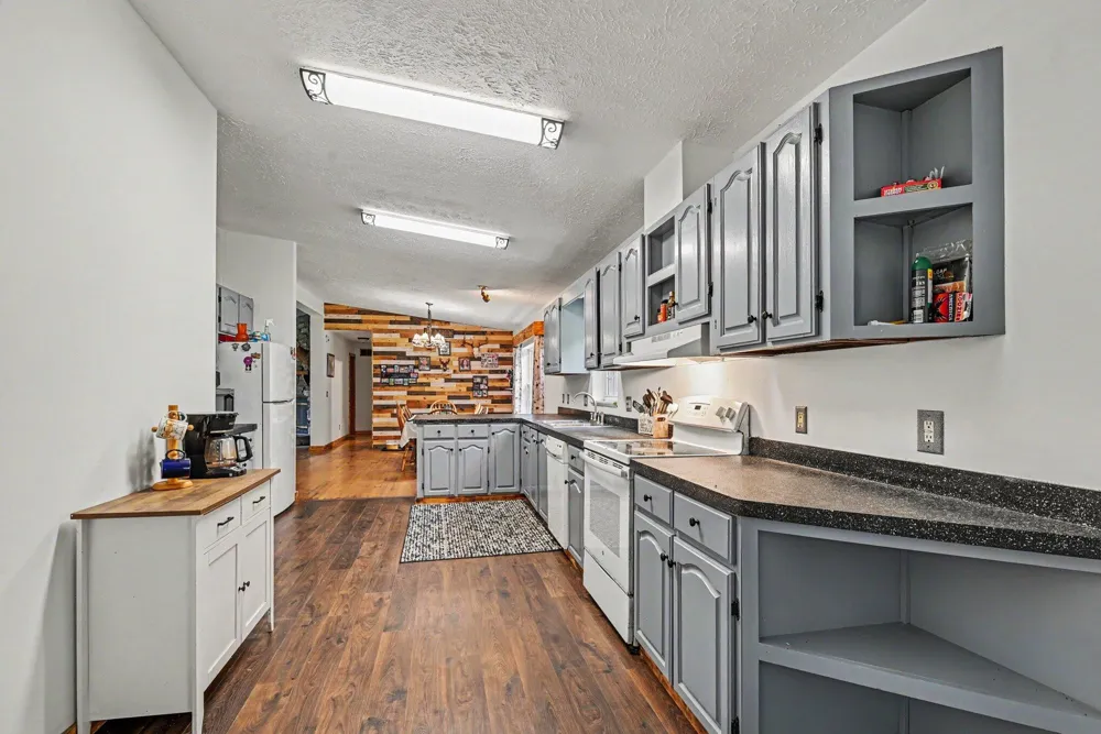 6113 102nd Avenue South Haven, MI 49090
