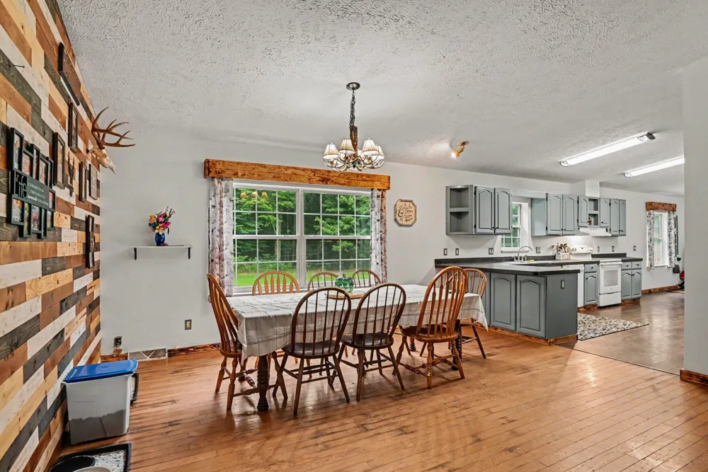 6113 102nd Avenue South Haven, MI 49090