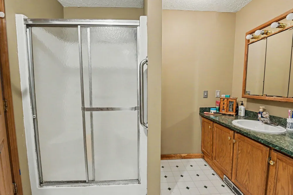 6113 102nd Avenue South Haven, MI 49090