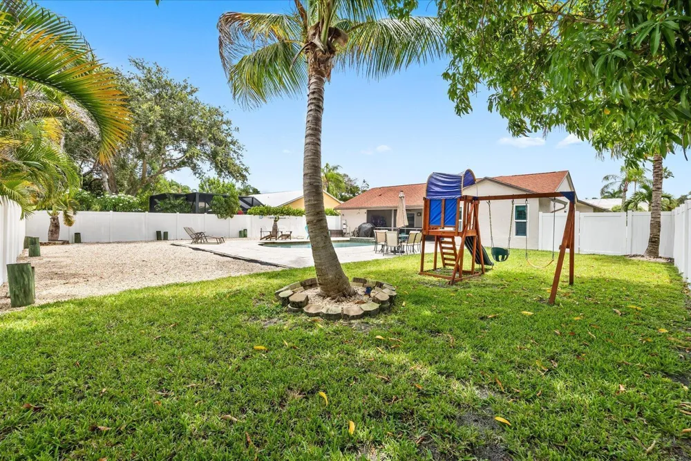 200 Park Place Jupiter, FL 33458