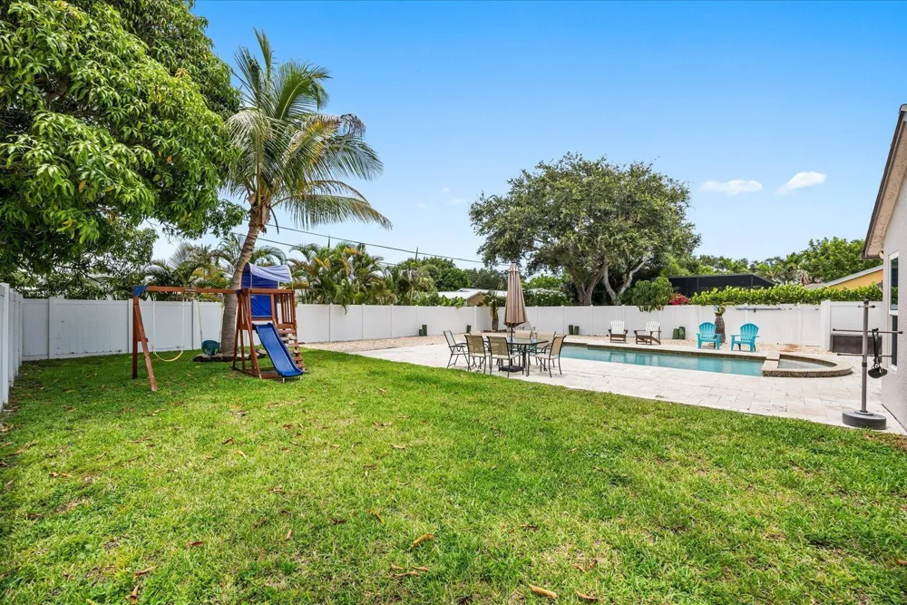 200 Park Place Jupiter, FL 33458