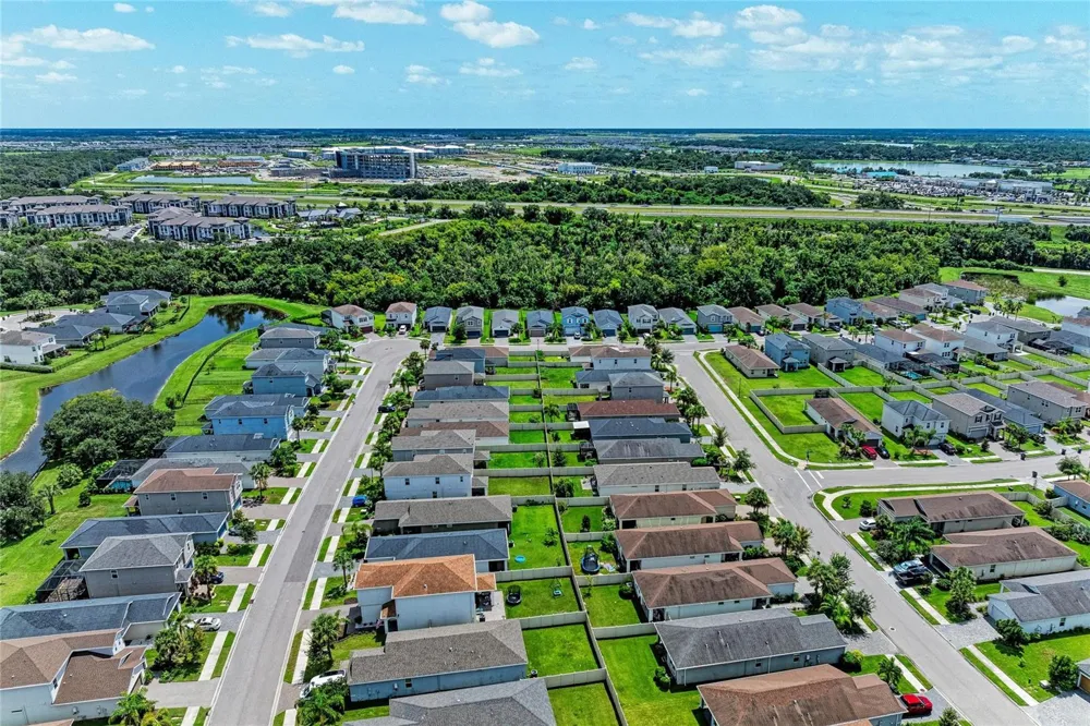 5834 BUNGALOW GROVE COURT Palmetto, FL 34221