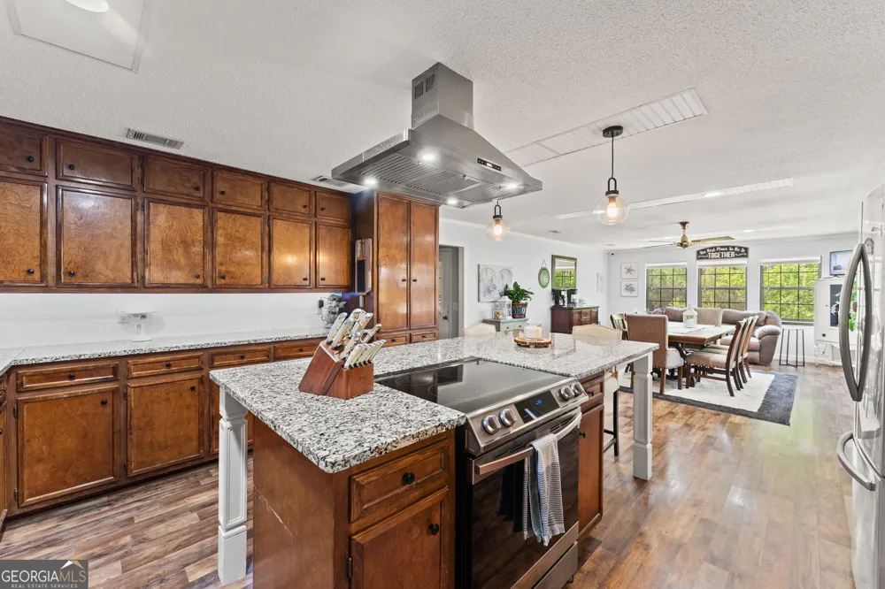 3044 Main ST Folkston, GA 31537