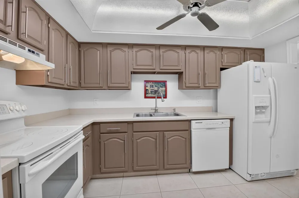 6895 WILLOW WOOD DRIVE #1066 Boca Raton, FL 33434