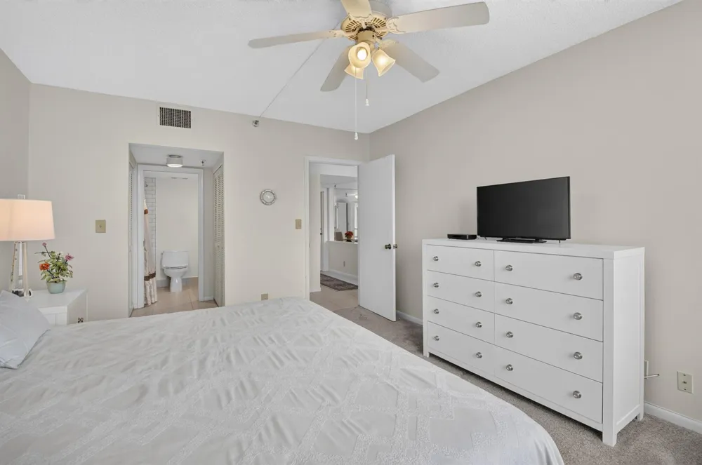 6895 WILLOW WOOD DRIVE #1066 Boca Raton, FL 33434