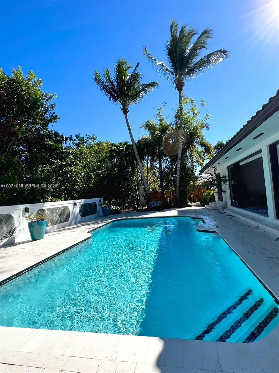 17615 SW 80th Palmetto Bay, FL 33157