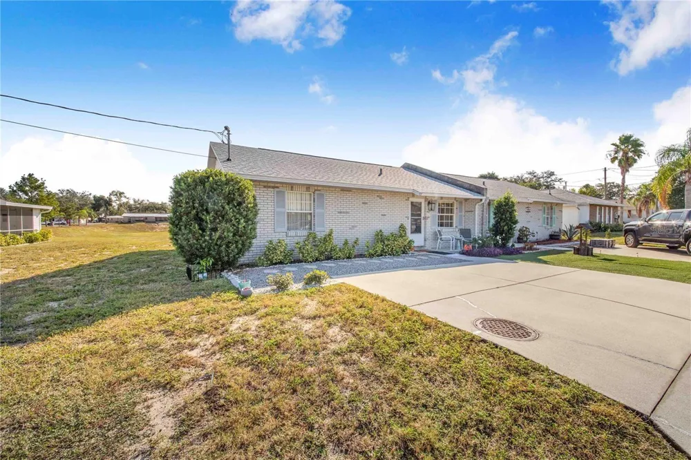 1413 THOUSAND ROSES DRIVE S Lake Wales, FL 33853