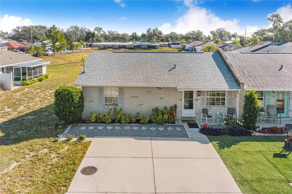 1413 THOUSAND ROSES DRIVE S Lake Wales, FL 33853