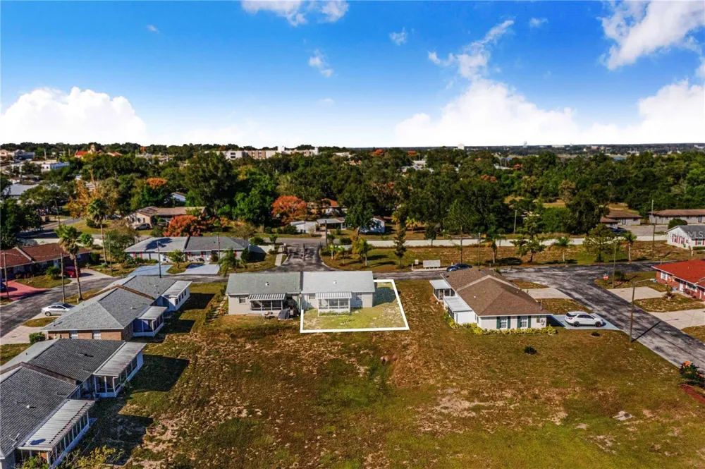 1413 THOUSAND ROSES DRIVE S Lake Wales, FL 33853