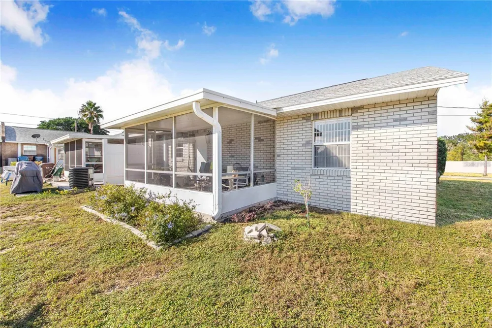 1413 THOUSAND ROSES DRIVE S Lake Wales, FL 33853