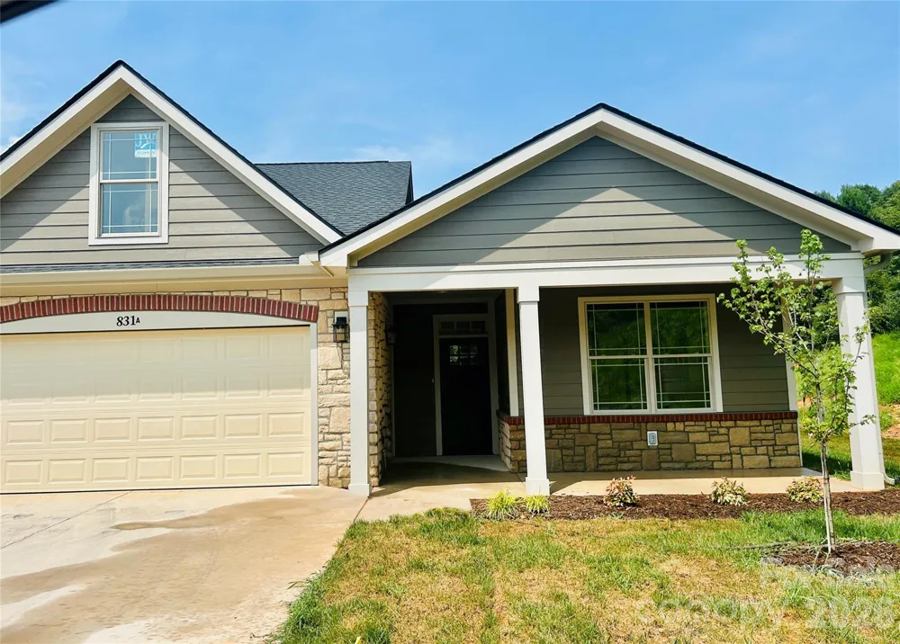 831-A Wynnshire Drive Hickory, NC 28601