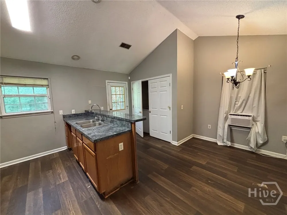 405 Shadowbrook Circle Springfield, GA 31329