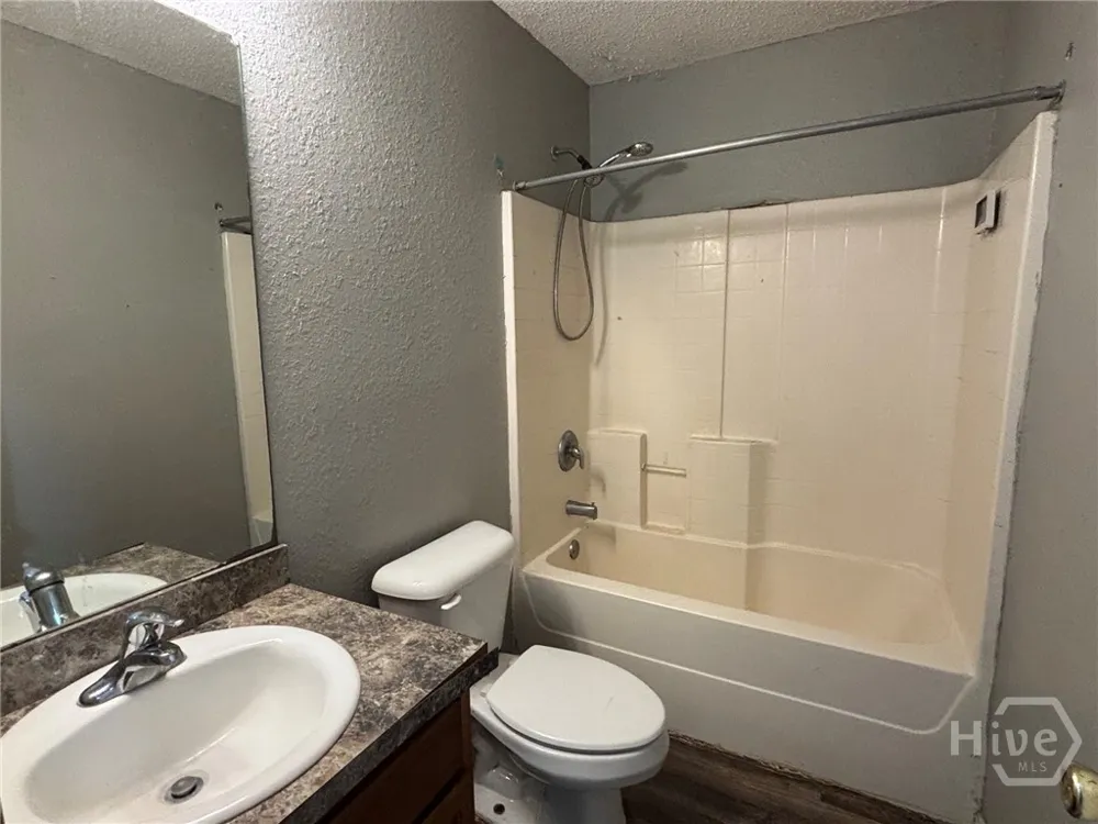 405 Shadowbrook Circle Springfield, GA 31329