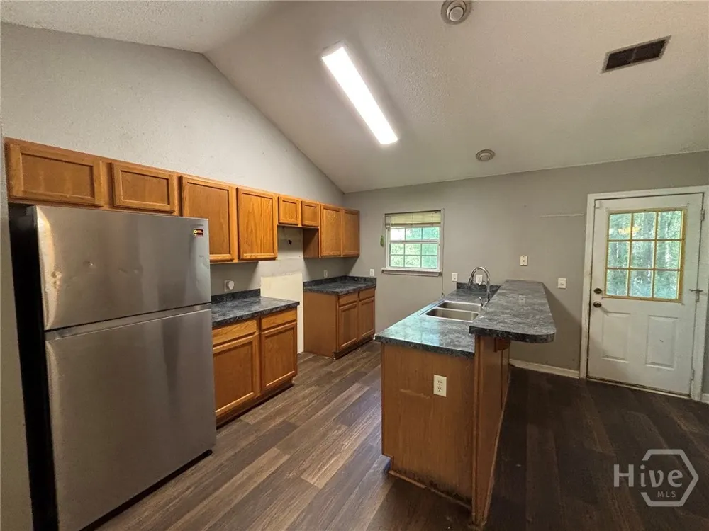 405 Shadowbrook Circle Springfield, GA 31329
