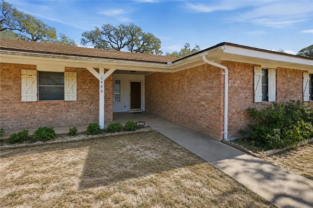2486 Oak Park Ingleside, TX 78362