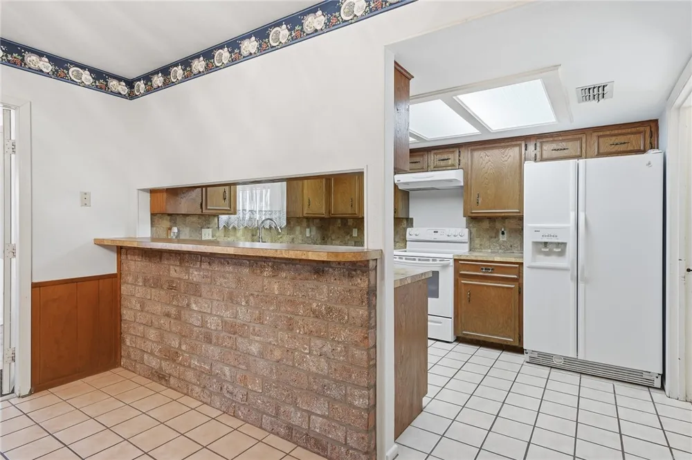 2486 Oak Park Ingleside, TX 78362