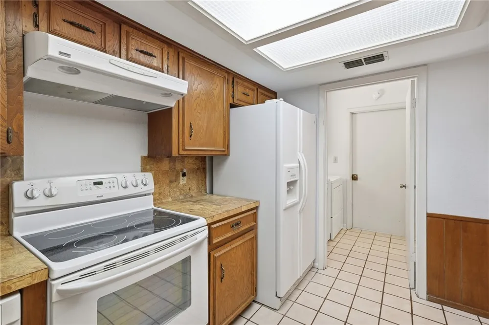 2486 Oak Park Ingleside, TX 78362