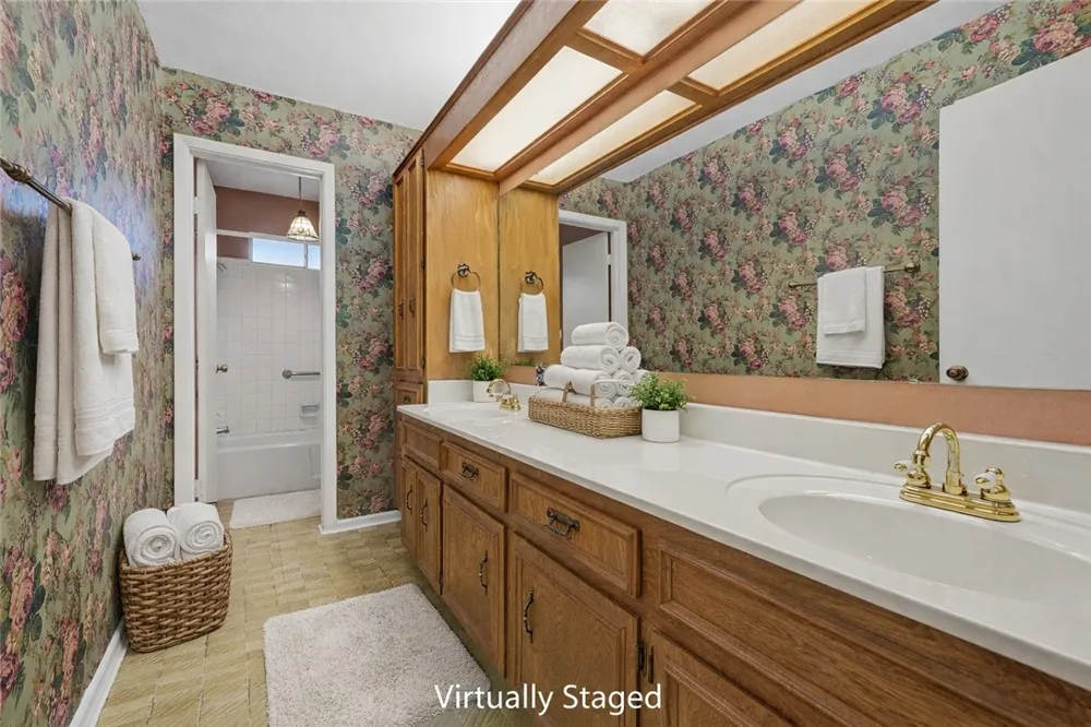 2486 Oak Park Ingleside, TX 78362