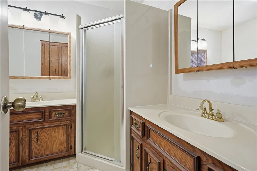 2486 Oak Park Ingleside, TX 78362