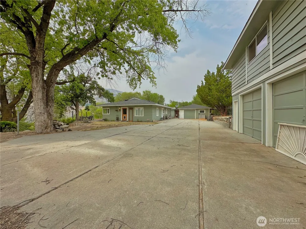 307 Orchard Avenue Elmer City, WA 99124