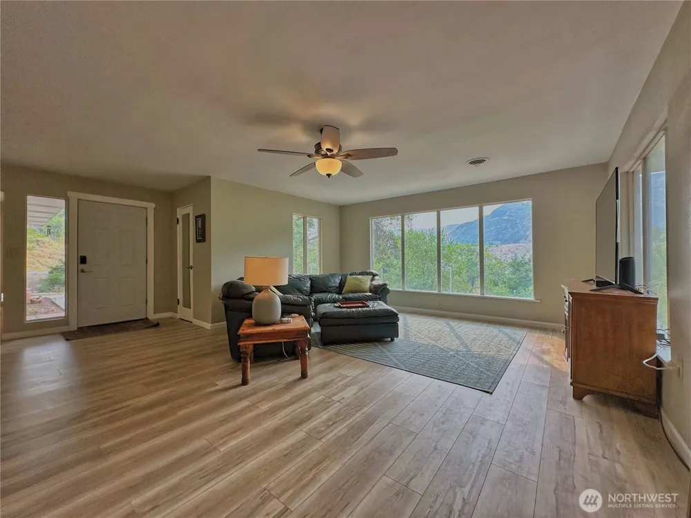 307 Orchard Avenue Elmer City, WA 99124