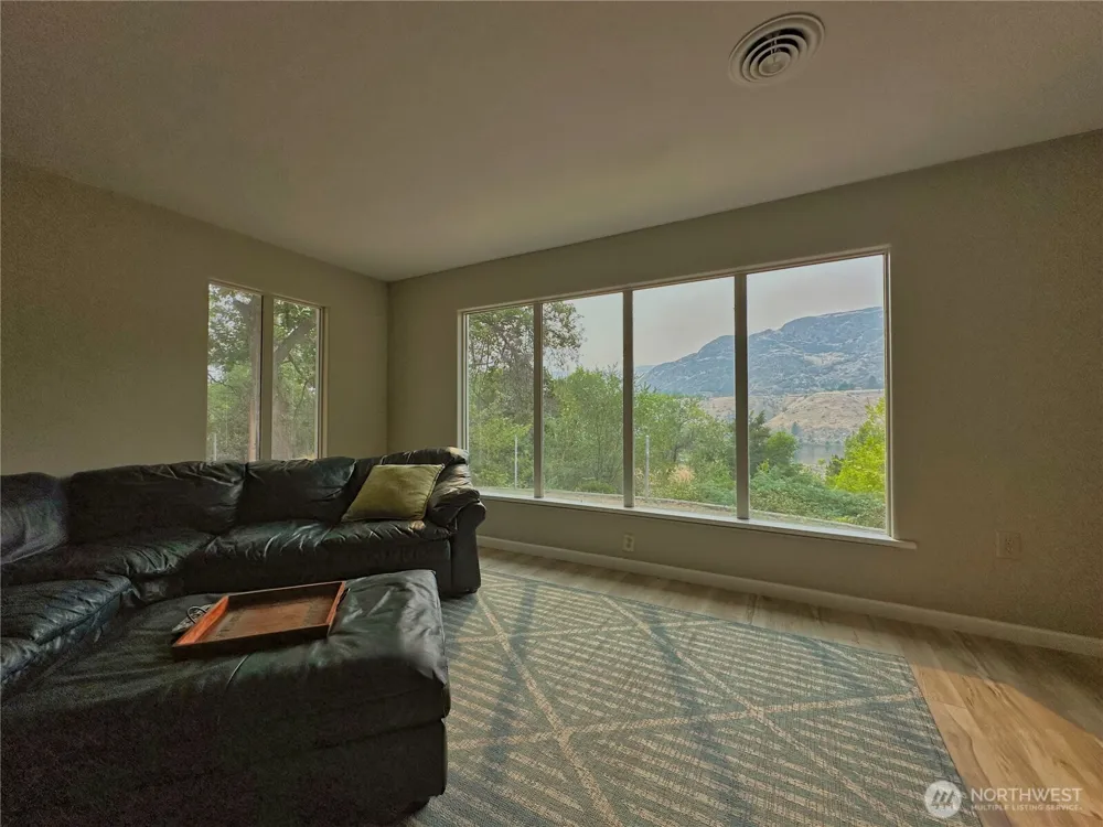 307 Orchard Avenue Elmer City, WA 99124
