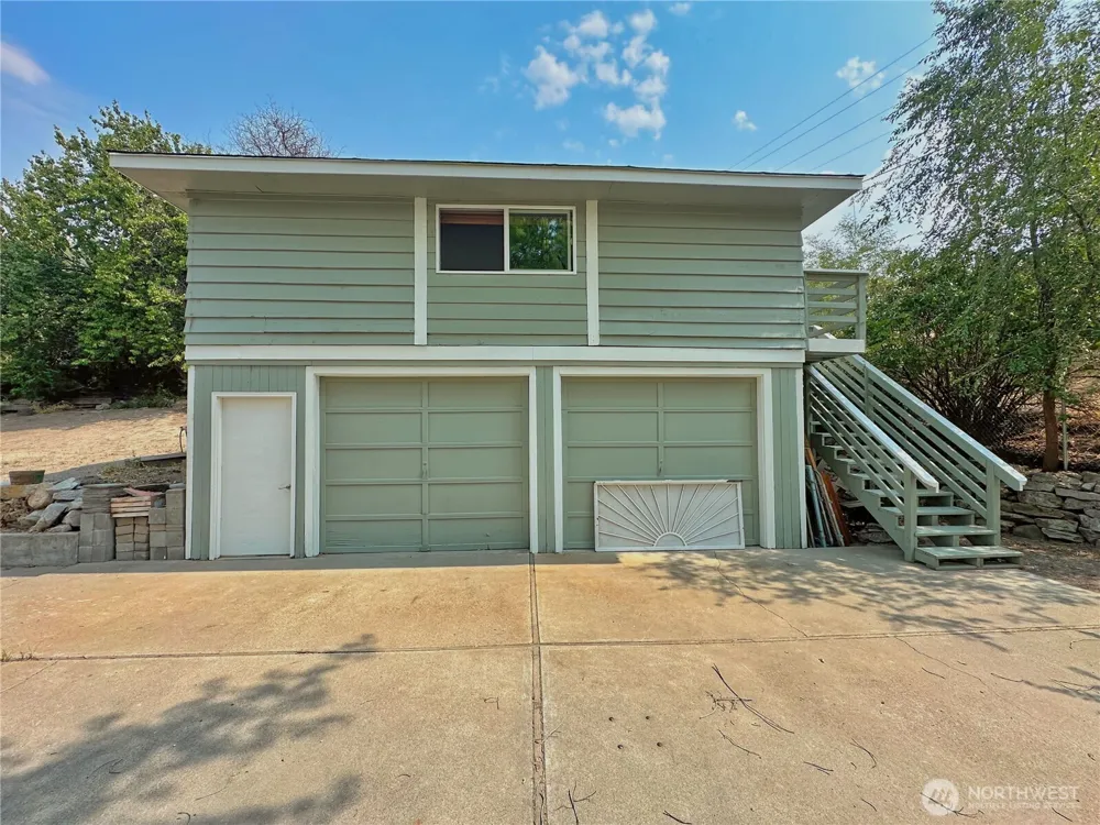 307 Orchard Avenue Elmer City, WA 99124