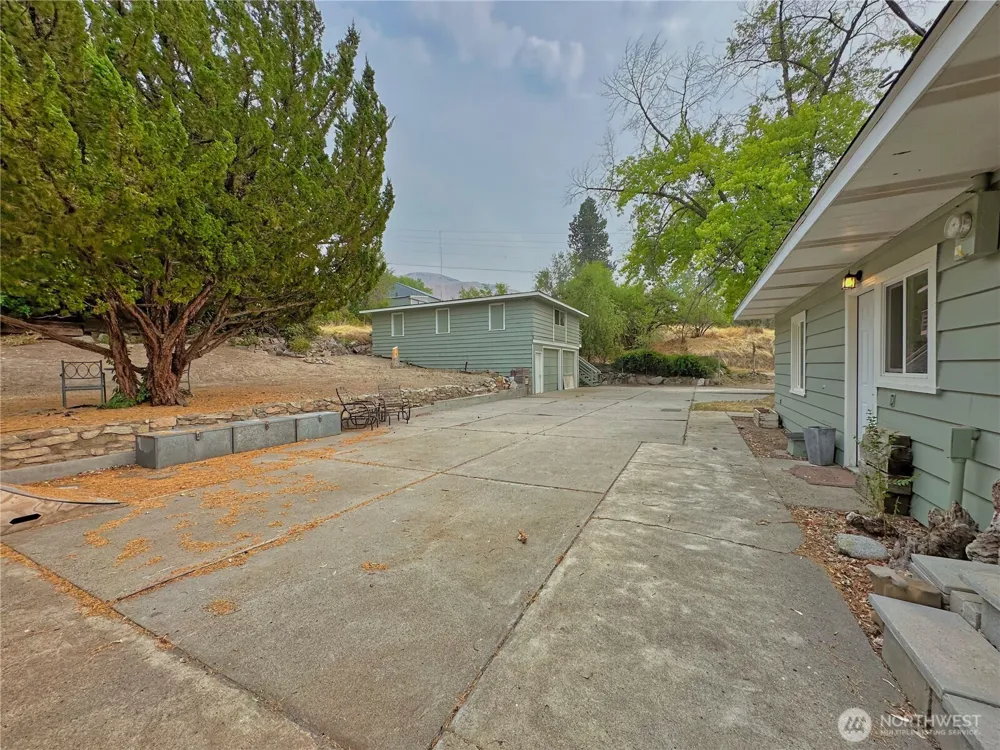 307 Orchard Avenue Elmer City, WA 99124