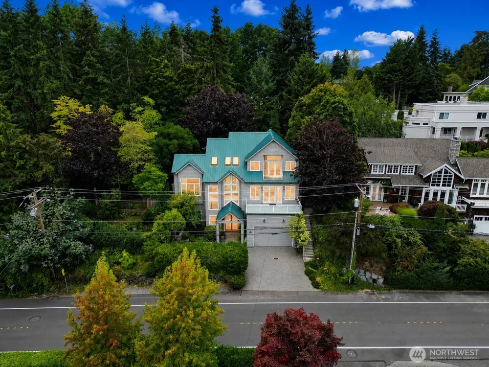 7275 Mercer Way Mercer Island, WA 98040