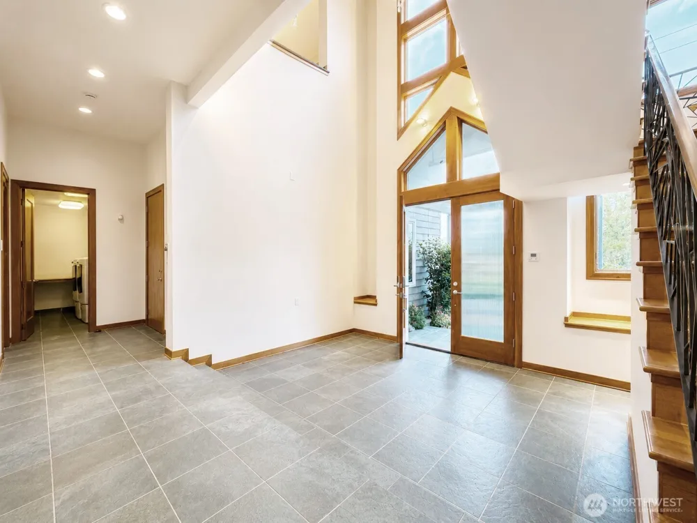 7275 Mercer Way Mercer Island, WA 98040