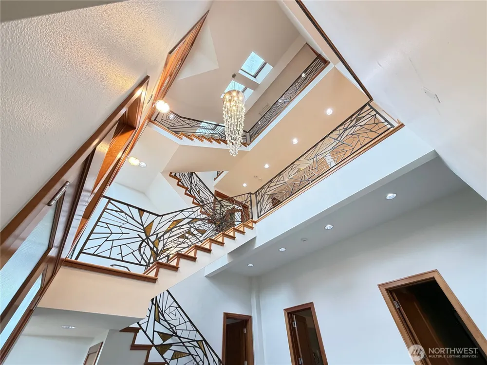 7275 Mercer Way Mercer Island, WA 98040