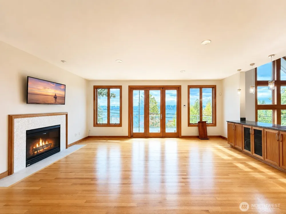 7275 Mercer Way Mercer Island, WA 98040