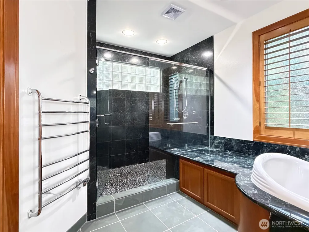 7275 Mercer Way Mercer Island, WA 98040