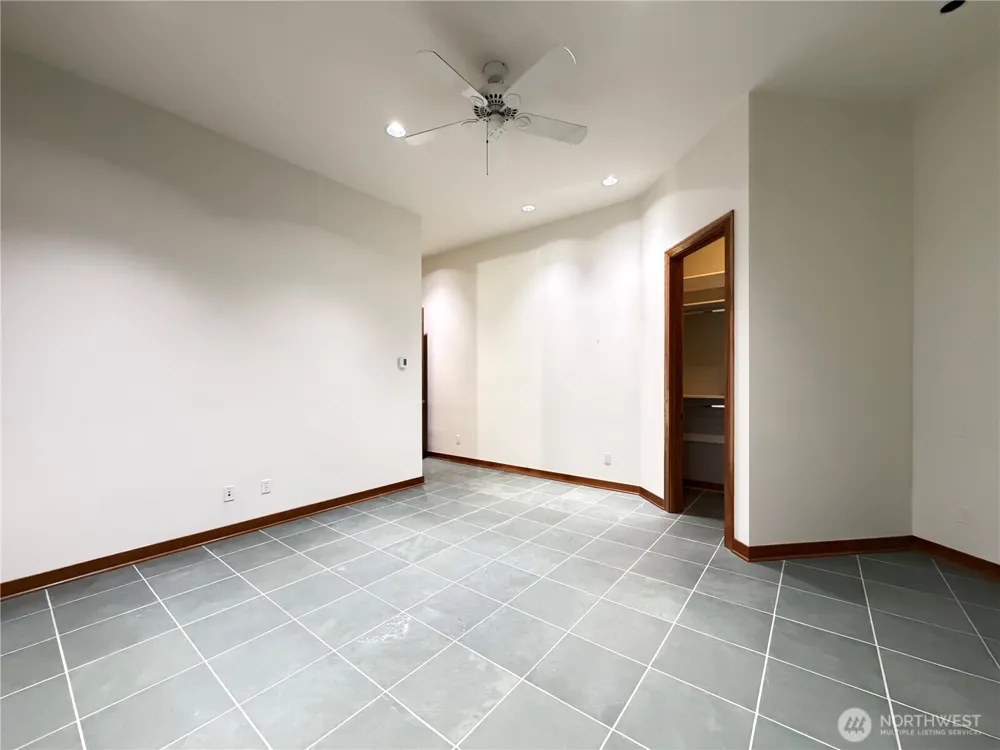 7275 Mercer Way Mercer Island, WA 98040