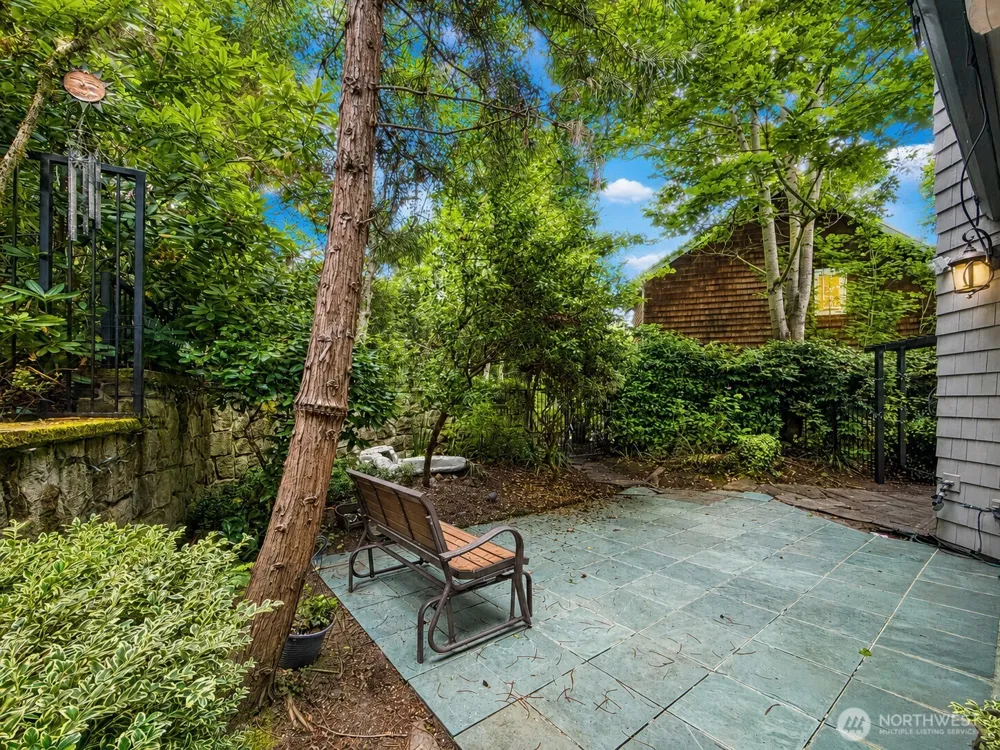 7275 Mercer Way Mercer Island, WA 98040