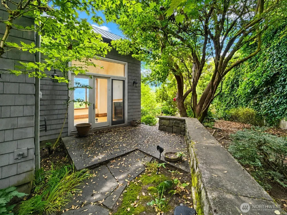 7275 Mercer Way Mercer Island, WA 98040