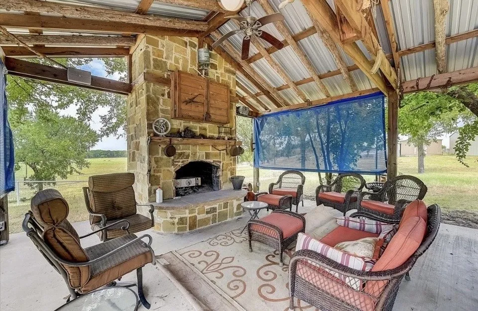 9494 Waide Road Sanger, TX 76266