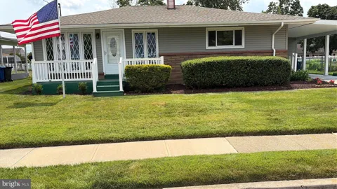 6 LACLEDE DRIVE