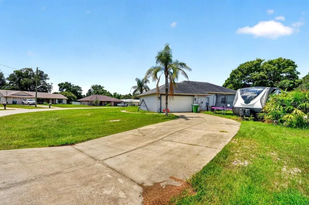 800 COLTRA LANE Deltona, FL 32725