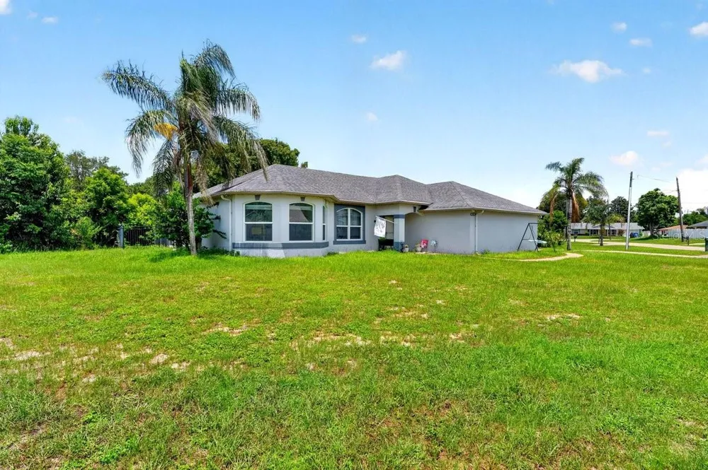 800 COLTRA LANE Deltona, FL 32725