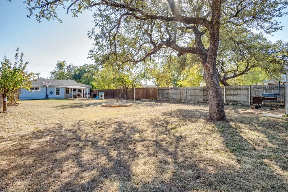 910 Norton Street Weatherford, TX 76086