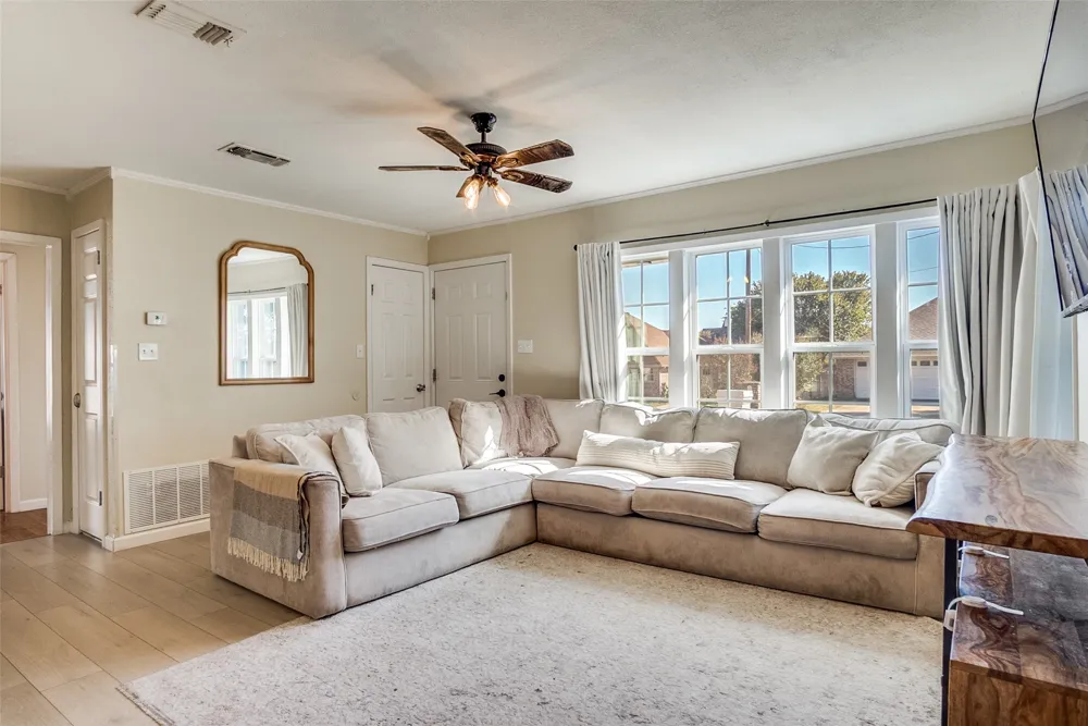 910 Norton Street Weatherford, TX 76086