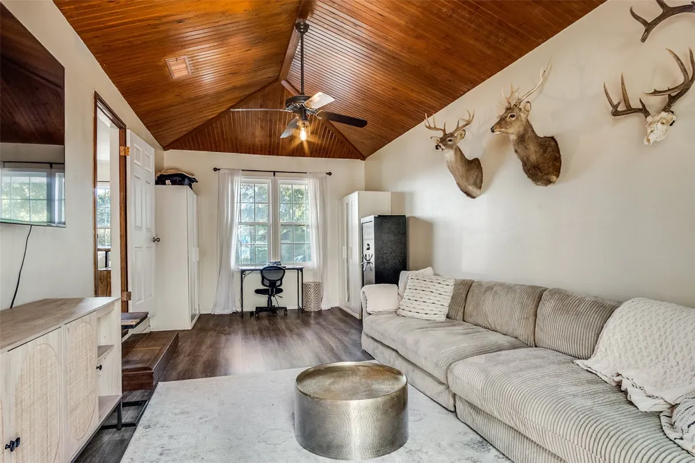 910 Norton Street Weatherford, TX 76086