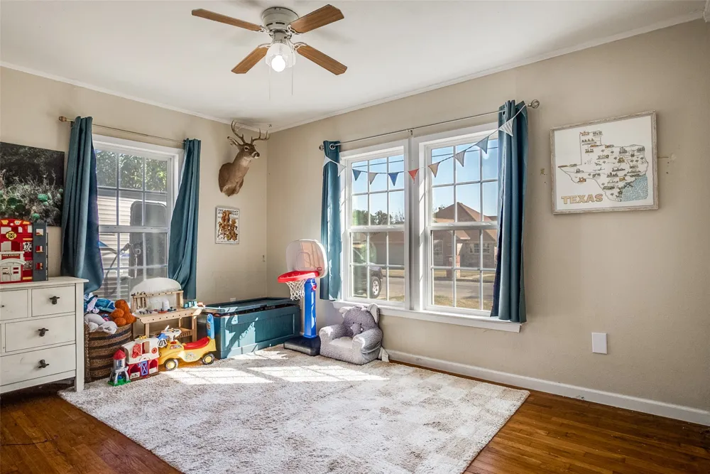 910 Norton Street Weatherford, TX 76086