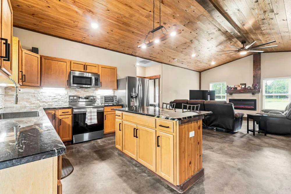 1383 Tram Road Livingston, TX 77351