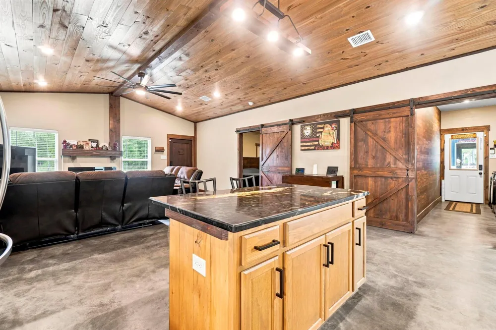 1383 Tram Road Livingston, TX 77351