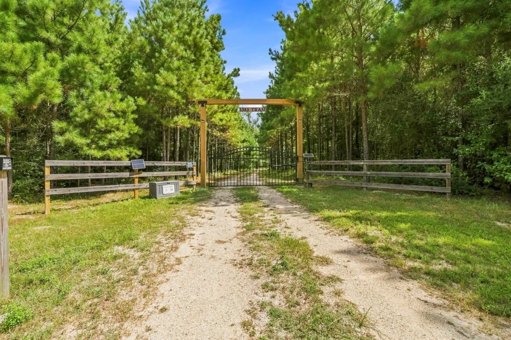 1383 Tram Road Livingston, TX 77351