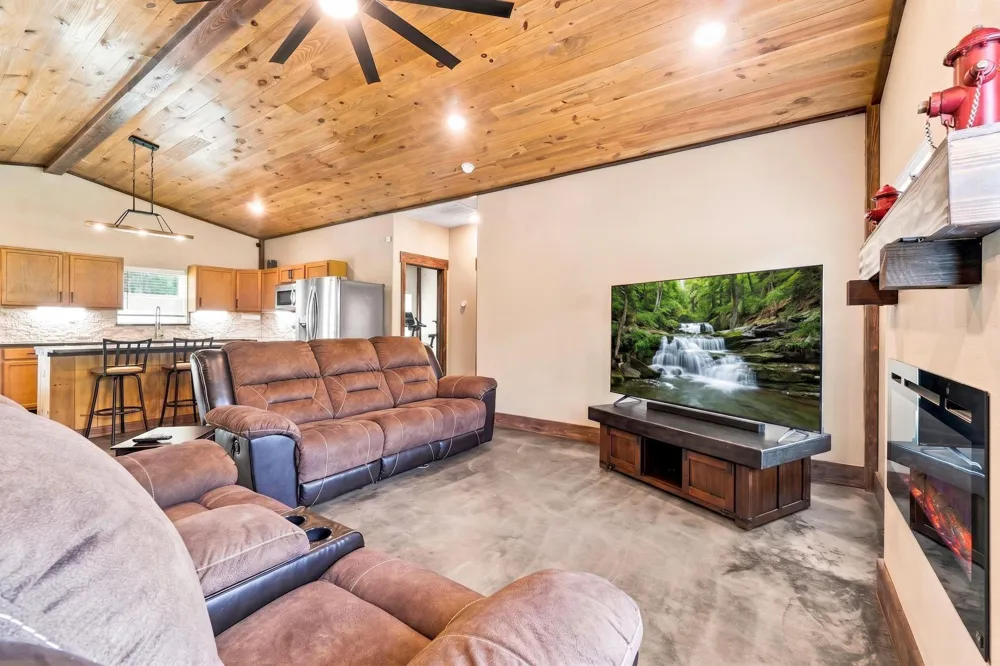 1383 Tram Road Livingston, TX 77351